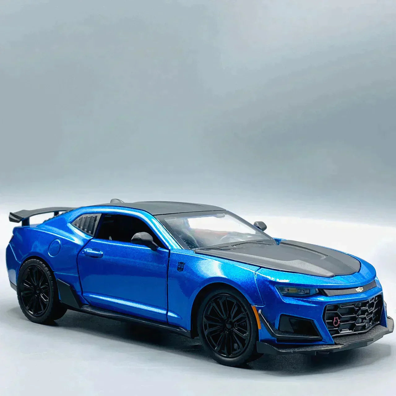 Diecast Chevrolet Camaro With Light Scale 1:24 - TZP1